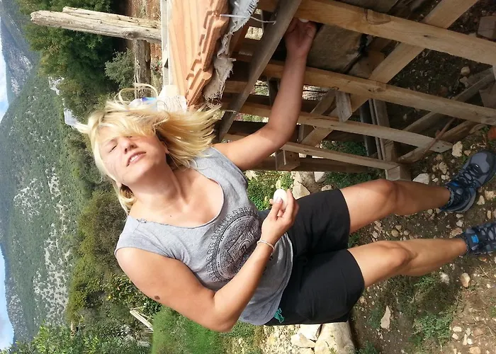 Beymelek Tas Evler Zümrütkaya